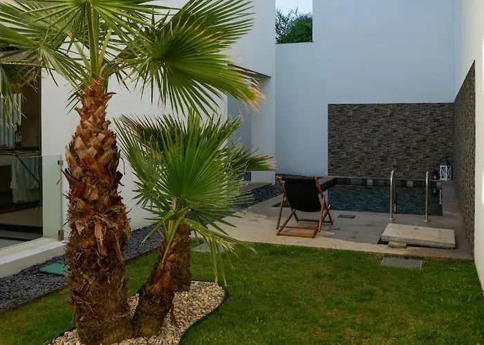 Casa Sol Poente By Tonsdeverde Moure